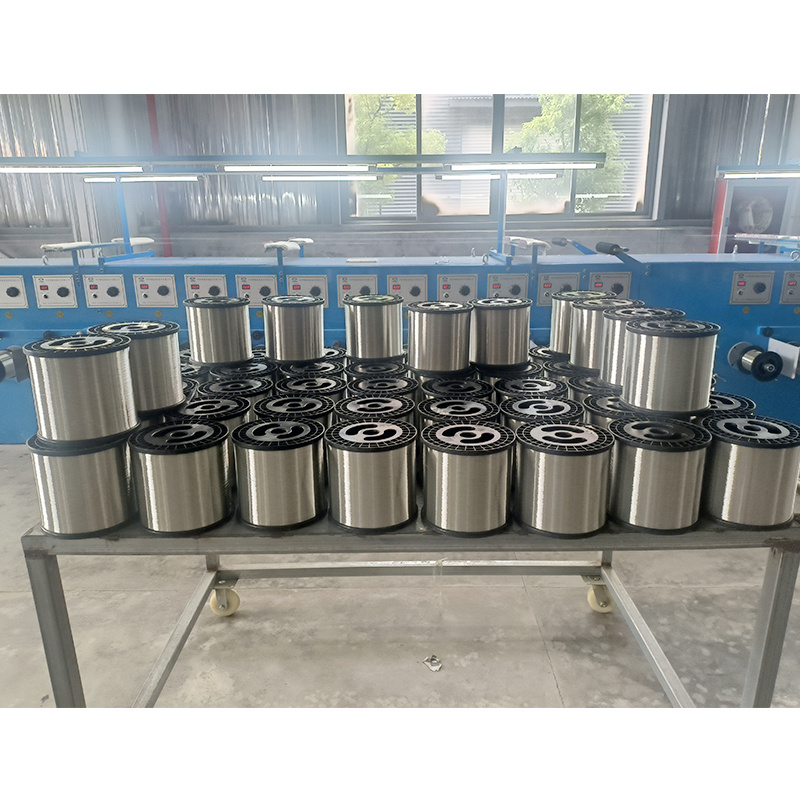 What is the corrosion resistance mechanism of the plating on tinned wire in a humid environment?